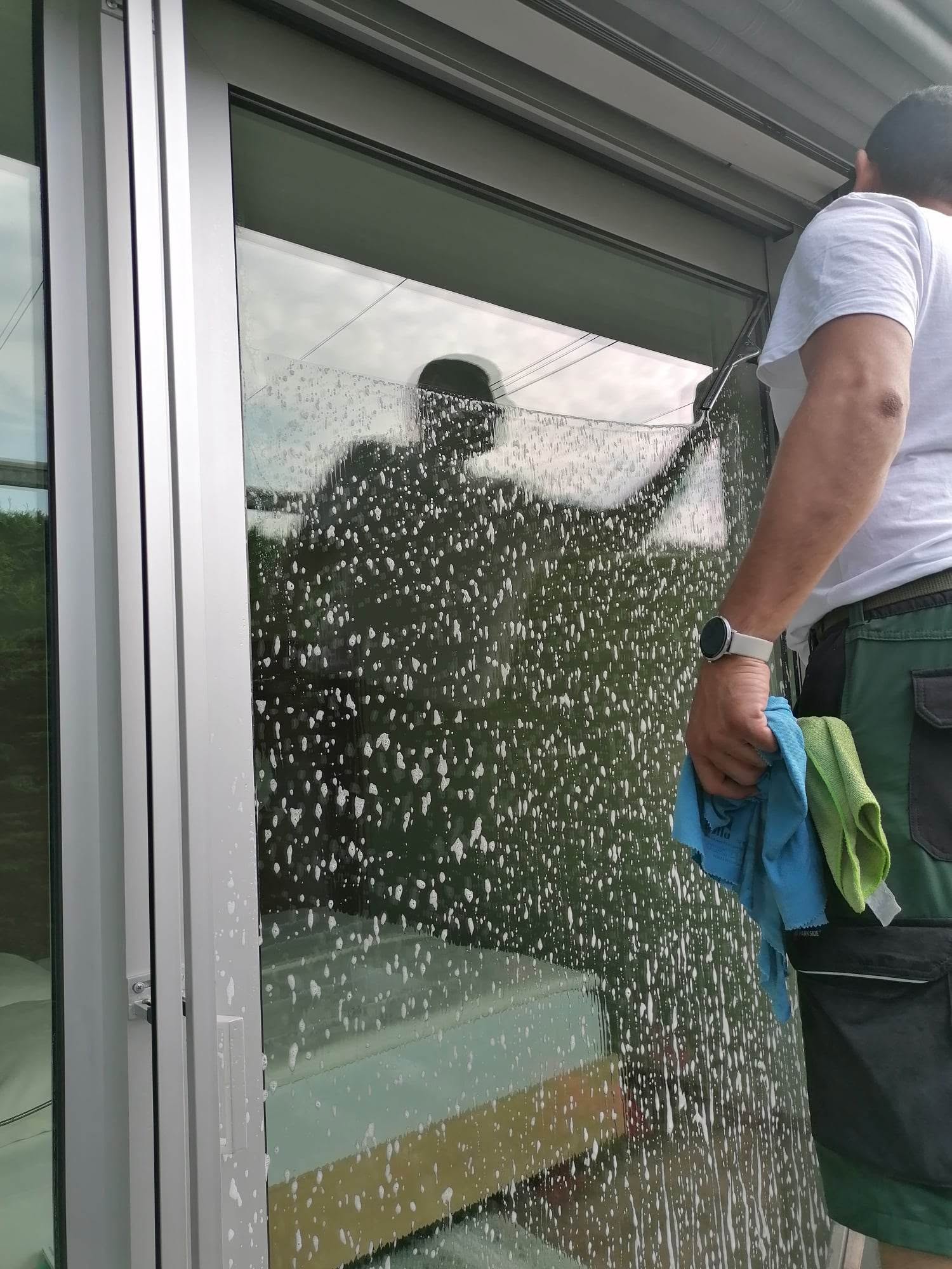 Fensterreinigung im Einsatz