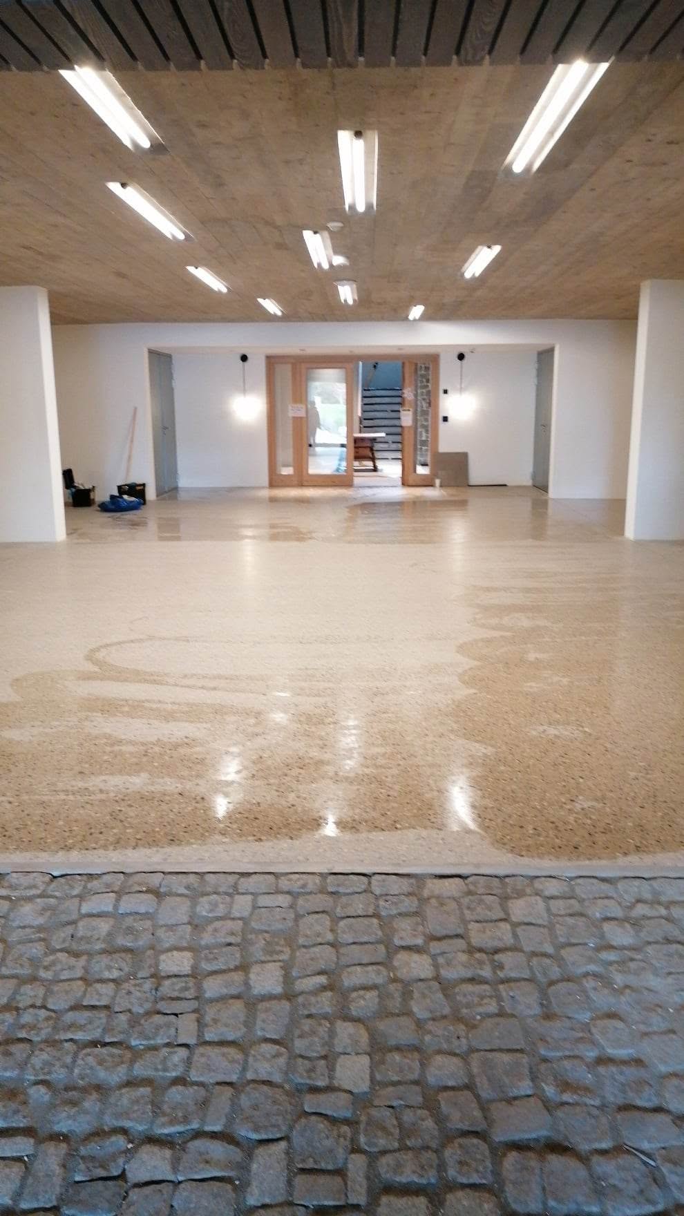 Gereinigte Eingangshalle